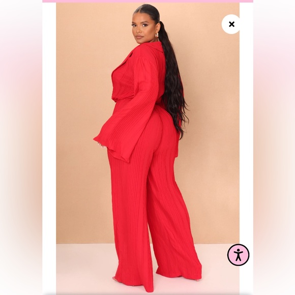 PrettyLittleThing Plus Red Deep-V Textured Wide Leg Jumpsuit 14 - Picture 3 of 15